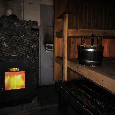 Vanhan Koulun Majatalo-Old School Guest House Колинкюла Экстерьер фото