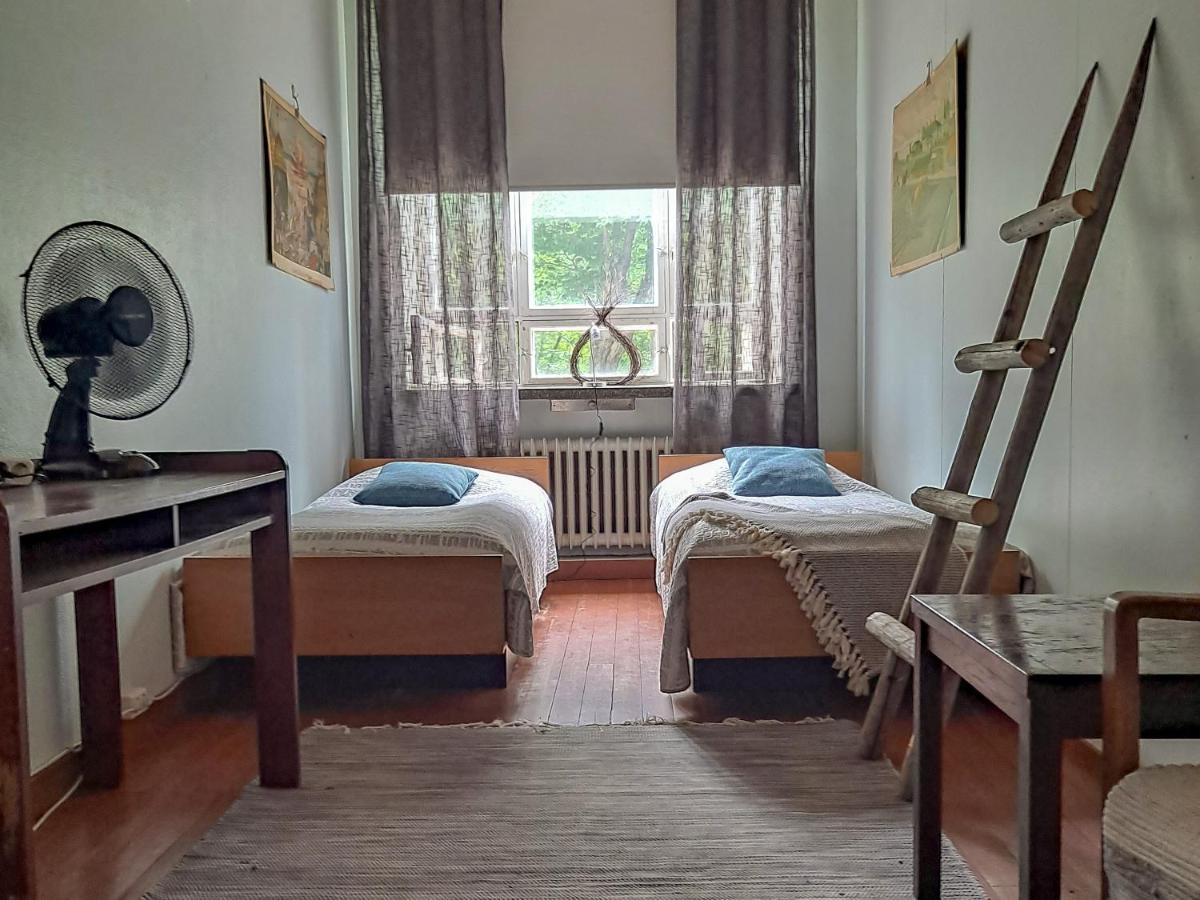 Vanhan Koulun Majatalo-Old School Guest House Колинкюла Экстерьер фото