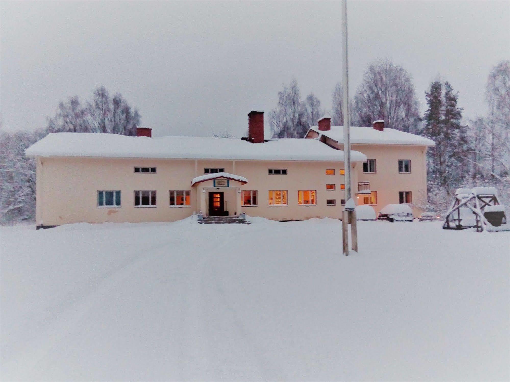 Vanhan Koulun Majatalo-Old School Guest House Колинкюла Экстерьер фото